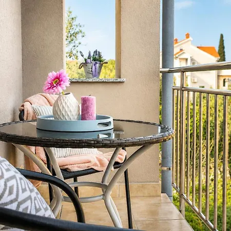 Lola's Place - Beachfront Terrace And Sea View * Kali